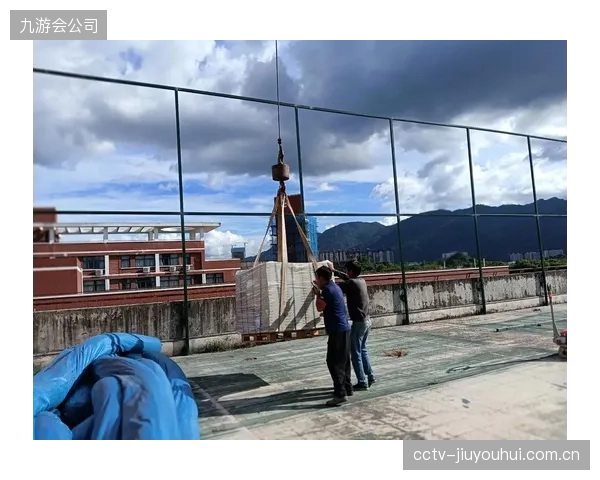 城市“金角银边”的争夺战：标准化、可移动的装配式球场将规模化“嵌入”商业地产与闲置厂房